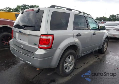 2010 Ford Escape Xlt z USA, uszkodzony, nr VIN 1FMCU0DGXAKD12434